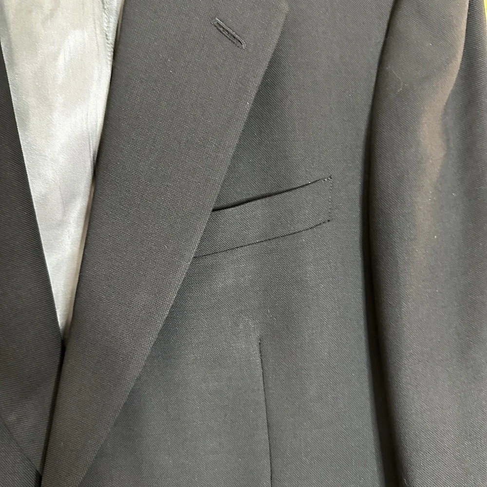 Hilton Men's Sports Jacket Sz 44R‎ 100% Wool Tessuto Lessona Gold Buttons Black